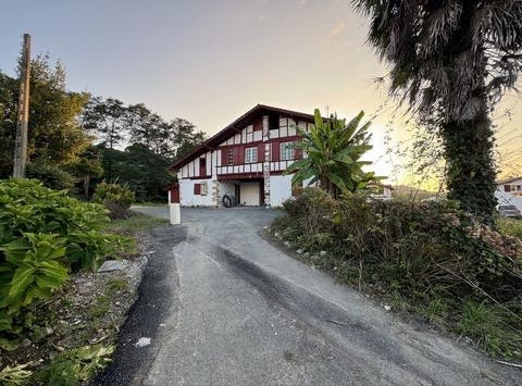 SAINT PEE SUR NIVELLE, Aquitaine 64310