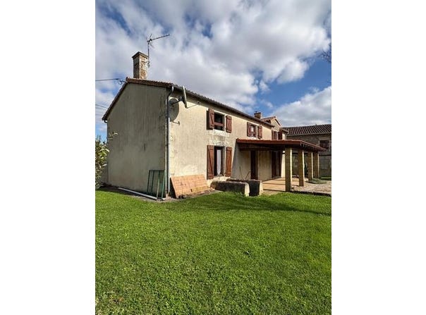 Maille, Poitou-Charentes 86190