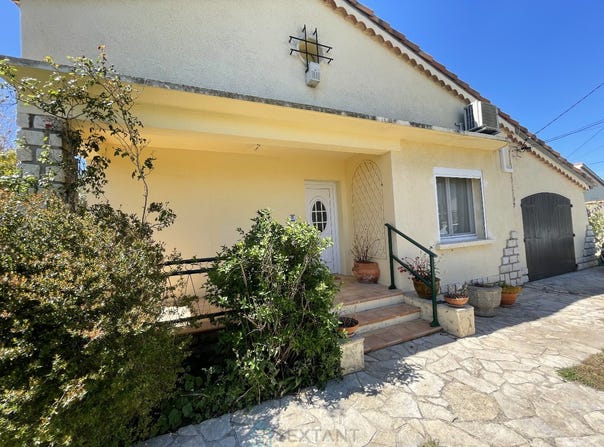 ISTRES, Provence-Alpes-Côte d'Azur 13800