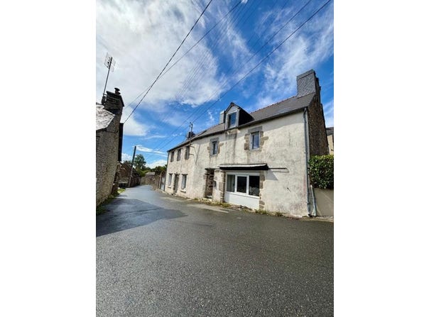 Uzel, Brittany 22460
