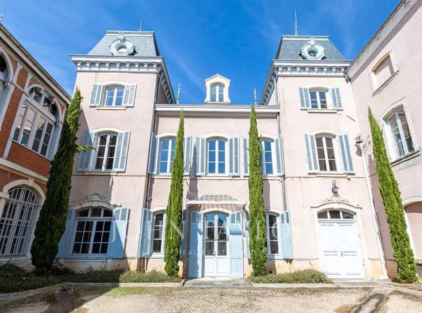 Mâcon, Burgundy 71000
