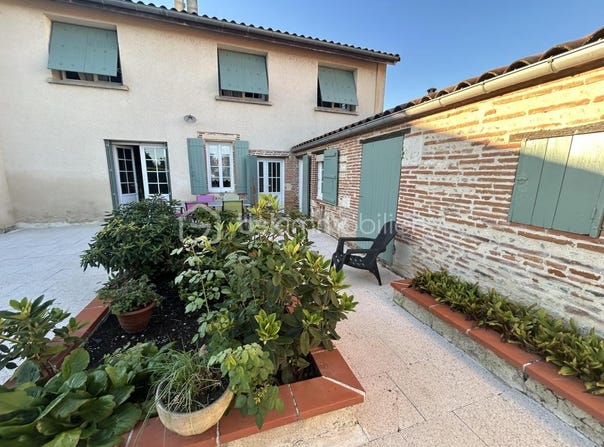 Valence, Occitanie 82400