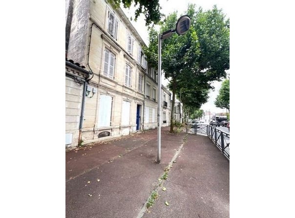 SAINTES, Poitou-Charentes 17100