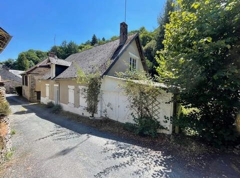 Segur-Le-Chateau, Correze
