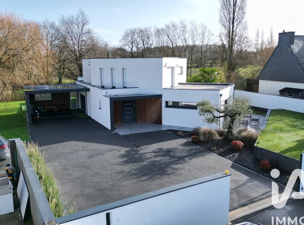 Plescop, Brittany 56890
