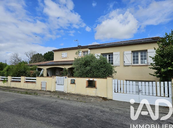 Valence, Occitanie 82400