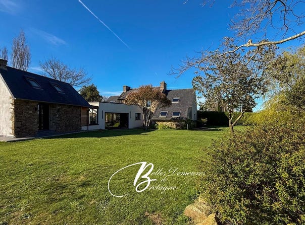 Lannilis, Brittany 29870