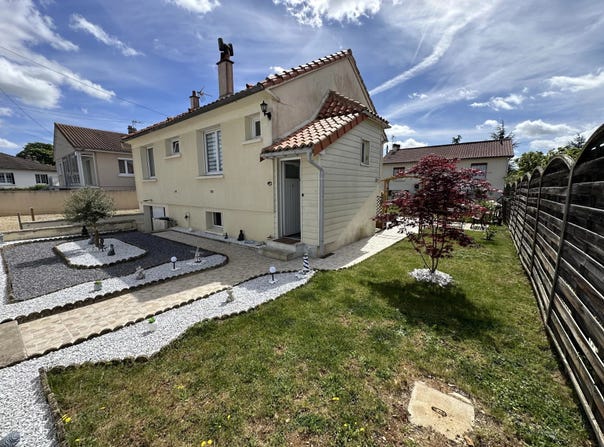 Saint-Jean-de-Thouars, Deux-Sèvres 79100