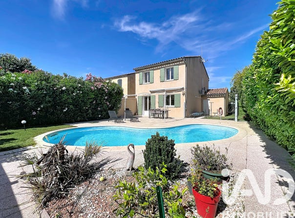 Velaux, Provence-Alpes-Côte d'Azur 13880