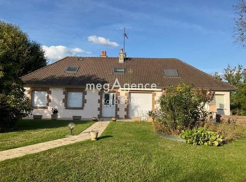 Laval, Pays de la Loire 53000