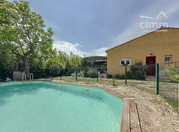 Pernes-les-Fontaines, Vaucluse 84210