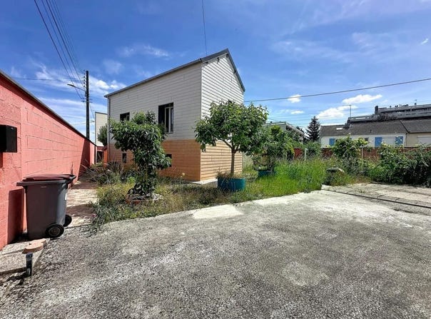 Sens, Burgundy 89100