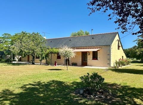 VIVY, Pays de la Loire 49680
