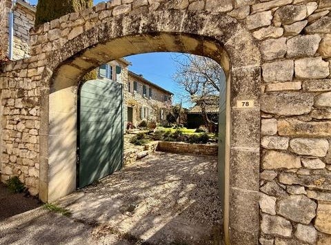 MURS, Provence-Alpes-Côte d'Azur 84220