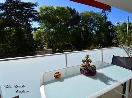 NIMES, Languedoc-Roussillon 30000