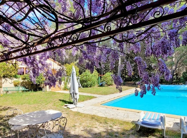 Le Beausset, Provence-Alpes-Côte d'Azur 83330
