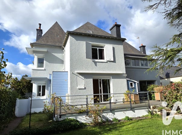 Questembert, Brittany 56230