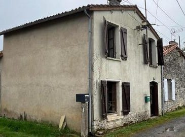 Champagne-Mouton, Poitou-Charentes 16350
