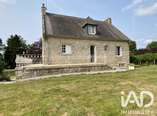 Lanvallay, Brittany 22100