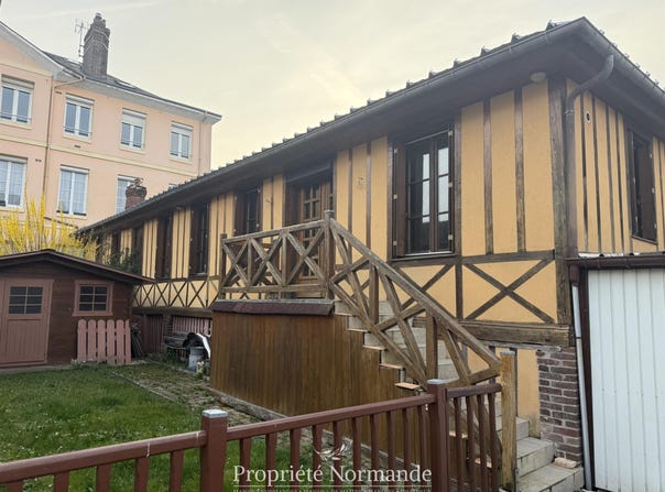 Pont-Audemer, Upper Normandy 27500