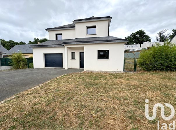 Laval, Pays de la Loire 53000
