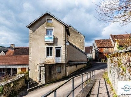 TROUHAUT, Bourgogne 21440