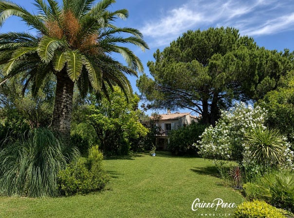 Garons, Languedoc-Roussillon 30128