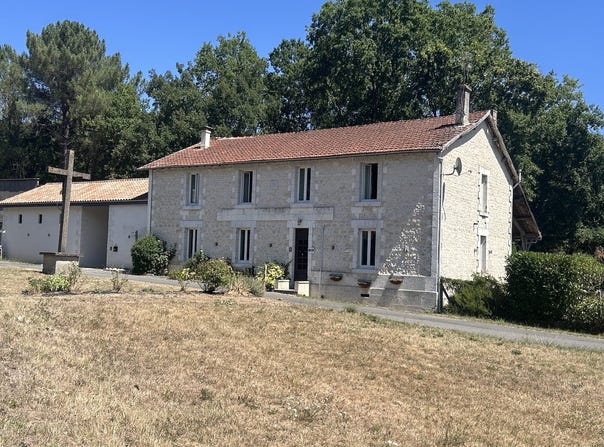 Baignes-Sainte-Radegonde, Poitou-Charentes 16360