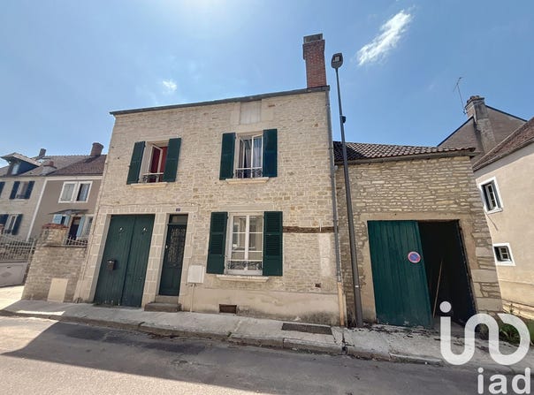 Arcy-sur-Cure, Bourgogne-Franche-Comté 89270
