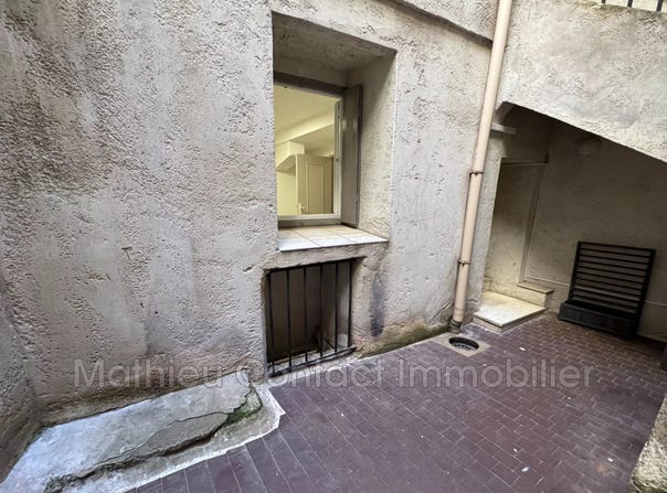 Nîmes, Gard 30000