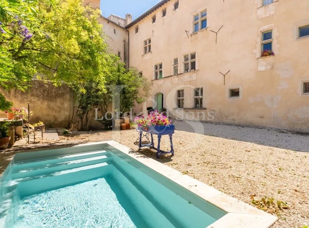 Pernes-les-Fontaines, Vaucluse 84210
