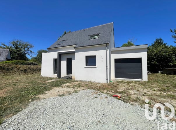 Pleuven, Brittany 29170