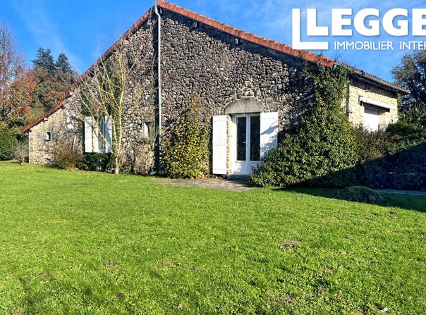 Saint-Estèphe, Nouvelle-Aquitaine 24360