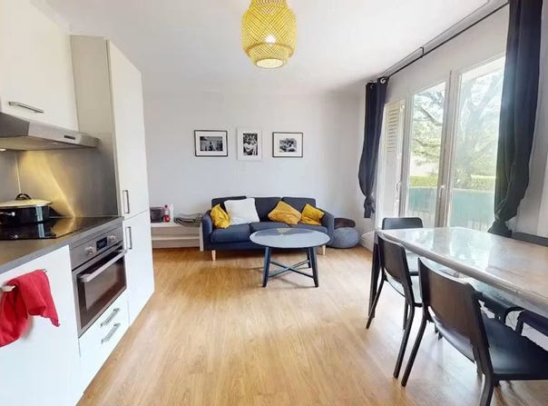 Rue Pétetin, Bron, Auvergne-Rhône-Alpes 69500