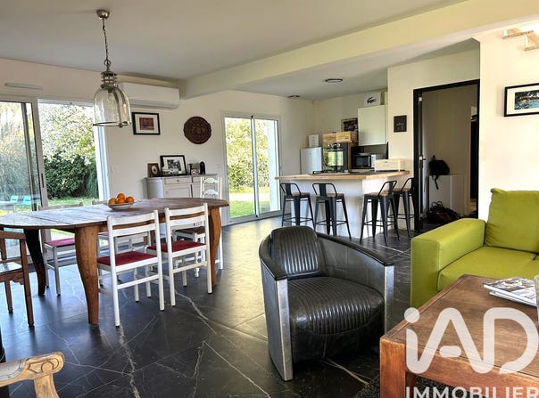 Arradon, Brittany 56610