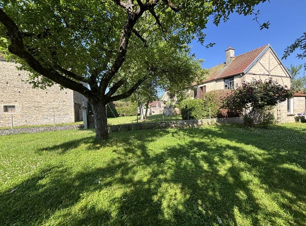 Montliot-et-Courcelles, Burgundy 21400