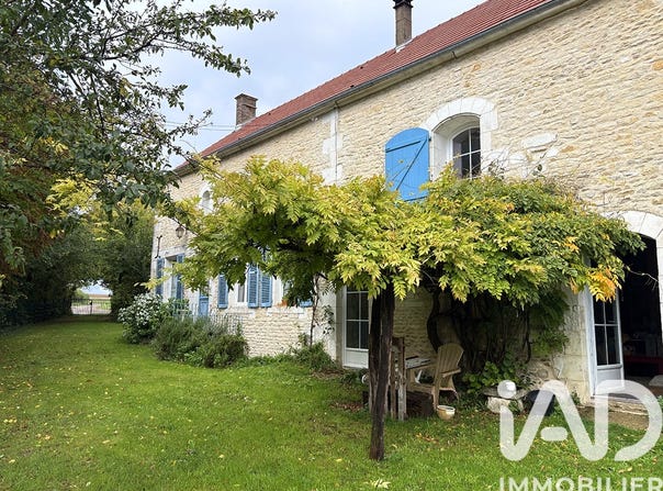 Thury, Bourgogne-Franche-Comté 89520