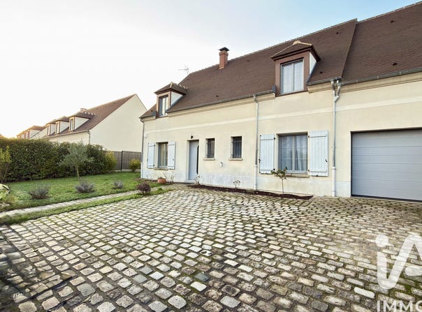 Senlis, Hauts-de-France 60300