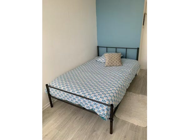 Rue du Parc, Bron, Auvergne-Rhône-Alpes 69500