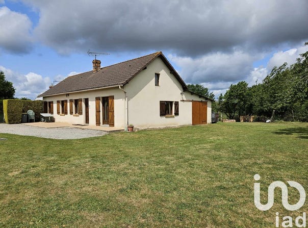 Mesnil-en-Ouche, Normandy 27410