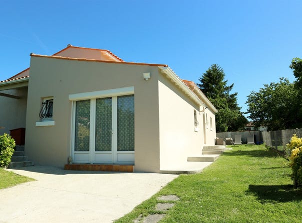 Saintes, Poitou-Charentes 17100