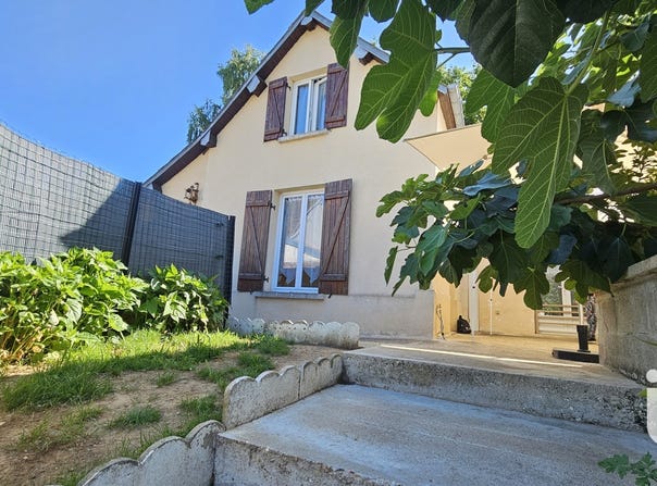 Gisors, Normandy 27140