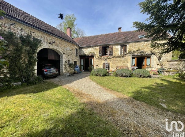 MÉLISEY, Bourgogne-Franche-Comté 89430