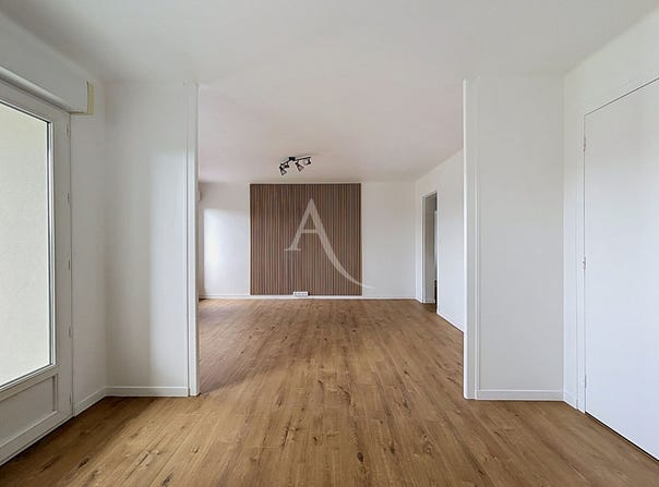 LAVAL, Pays de la Loire 53000