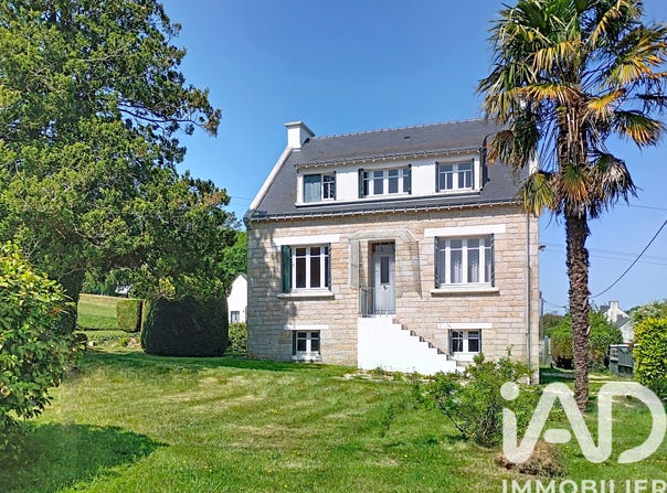 Camors, Brittany 56330