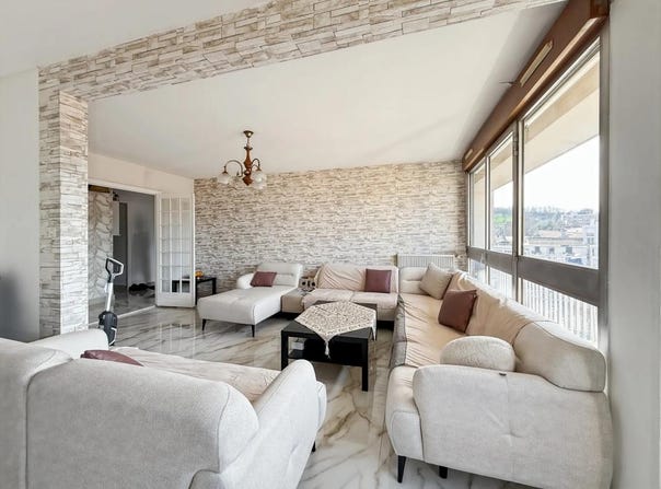 Saint Etienne, Auvergne-Rhône-Alpes 42000