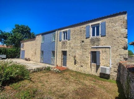 VILLENEUVE LA COMTESSE, Poitou-Charentes 17330