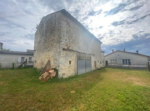 Saint-Fraigne, Poitou-Charentes 16140