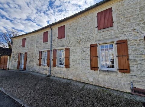 LES NOUILLERS, Poitou-Charentes 17380