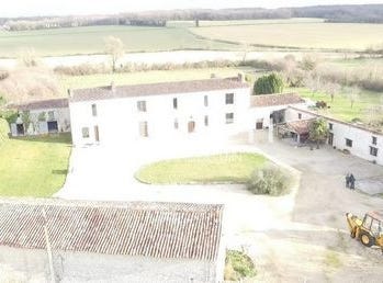 Chives, Poitou-Charentes 17510